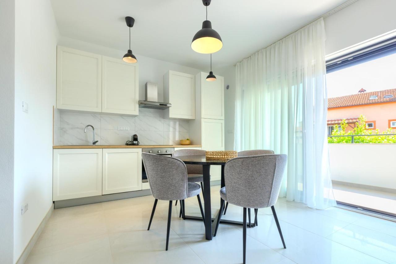 Apartments La Scogliera Ровин Екстериор снимка